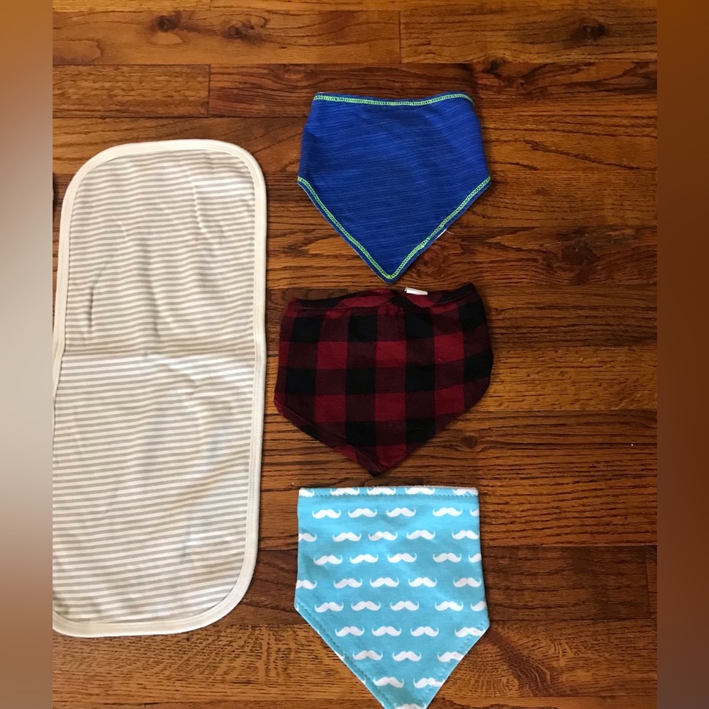 Baby Bibs & Burp Cloth Set of 6 Boy or Girl 
3 Bibs
3 Burp Cloths
Unisex Infant - Picture 5 of 6